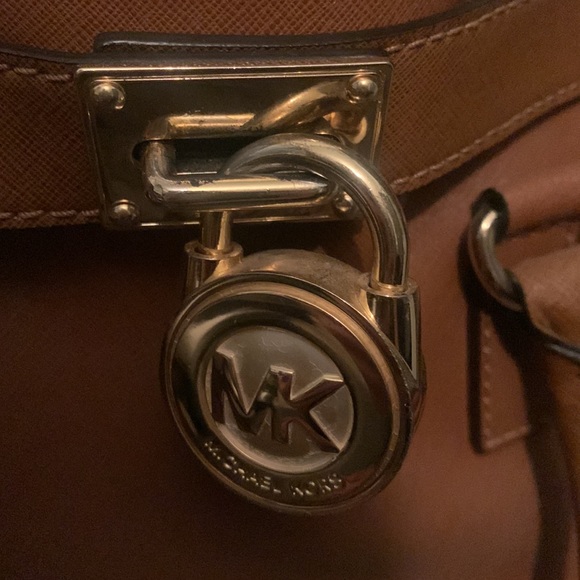 Michael Kors Hamilton Bag - Picture 2 of 5